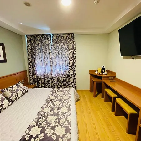 Motel Cies Calvarrasa de Abajo
