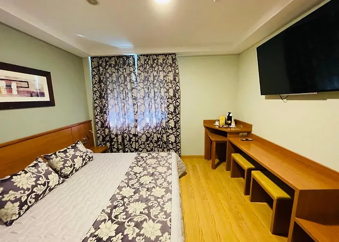 Motel Cies Calvarrasa de Abajo