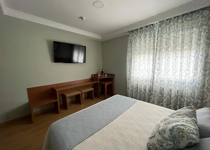 Motel Cies Calvarrasa de Abajo